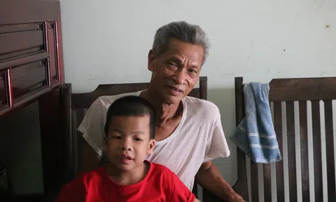 Tấn bi kịch của người đàn ông mất vợ, chăm con thần kinh, cháu suy thận